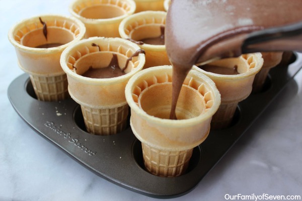 Ice Cream Cone Cupcakes- Super simple and fun dessert. Great treat for parties. Perfect for July 4th.