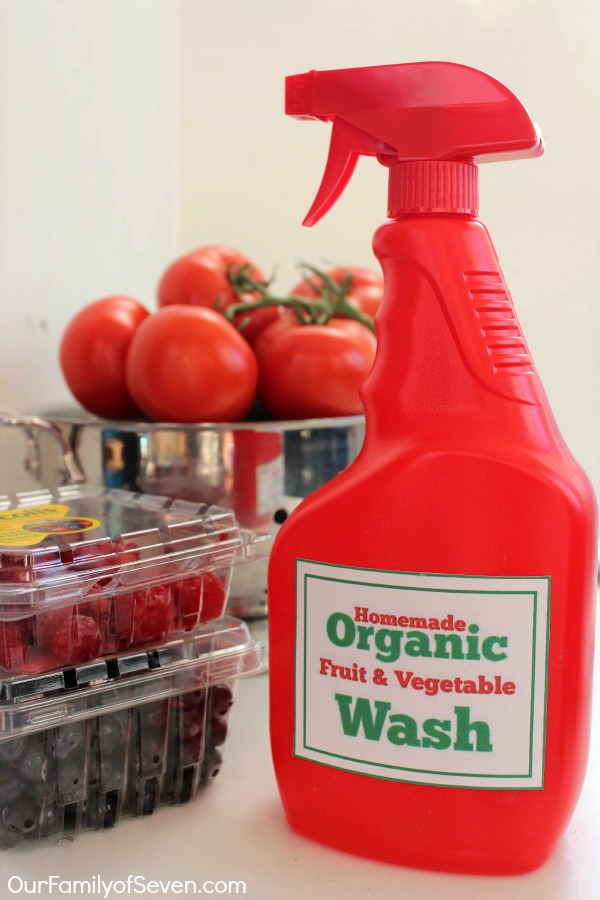 Organic Fruit and Vegetable Wash and Spray- Super simple to make at home with just 2 ingredients. Plus you can print a FREE front & back label.