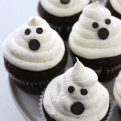 Marshmallow Ghost Cupcakes - OurFamilyofSeven.com