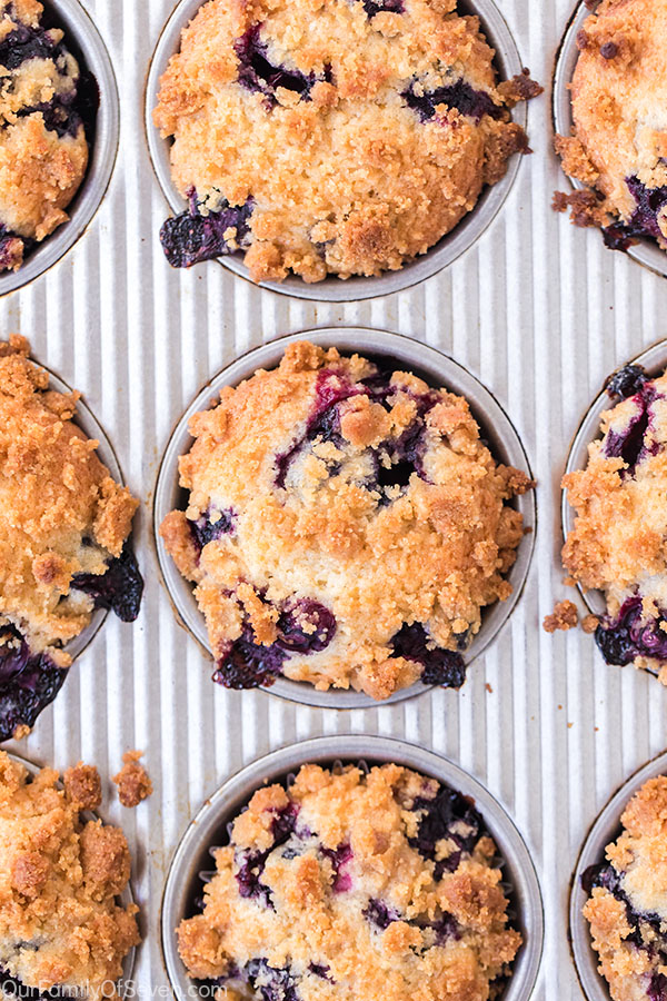 Berry muffin with streusel topping